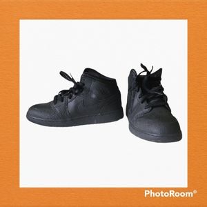 Black Hightop Jordan's